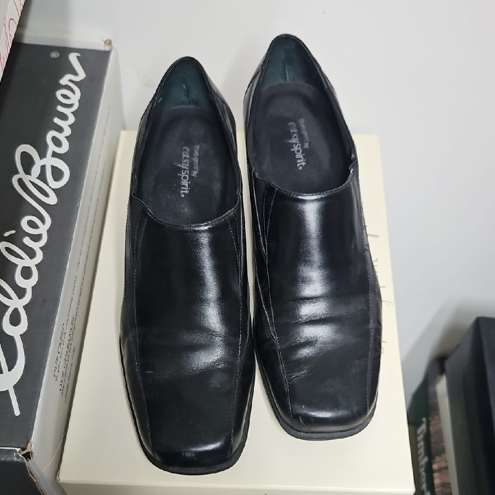 Easy Spirit Womans Black Slip-On Loafers
